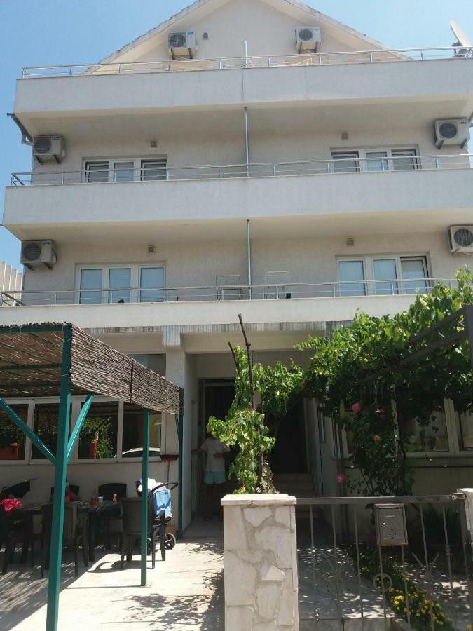 Mona&Mike Apartments Tivat Exteriör bild